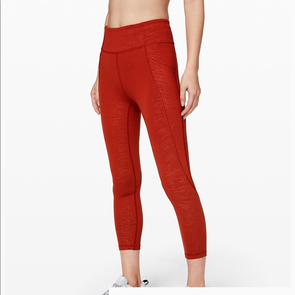 NWT LULULEMON time to sweat crop 23”